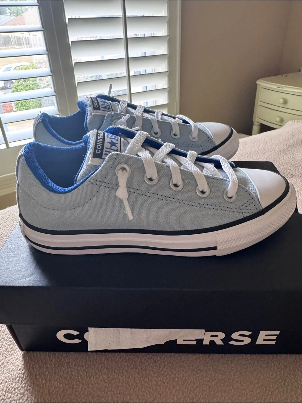 NEW Converse All-Star Street Ox Low-Top sneakers - Lt Blue/White, Youth Size 2